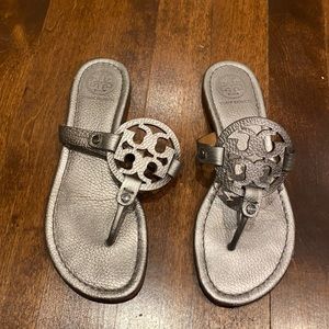 TORY BURCH Pewter thong sandals